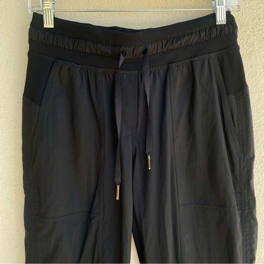 Lululemon Dance Studio Mid Rise Cropped Pant Size 4 - Picture 9 of 16
